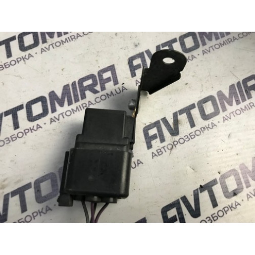 Реле вентилятора охлаждения Fiat Punto 2009-2011 1.3JTD 46520438